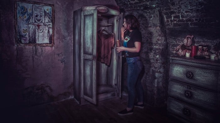Immerse yourself in the captivating world of escape games - from rules to clues, a mesmerizing adventure awaits you! Click for a mind-bending experience!