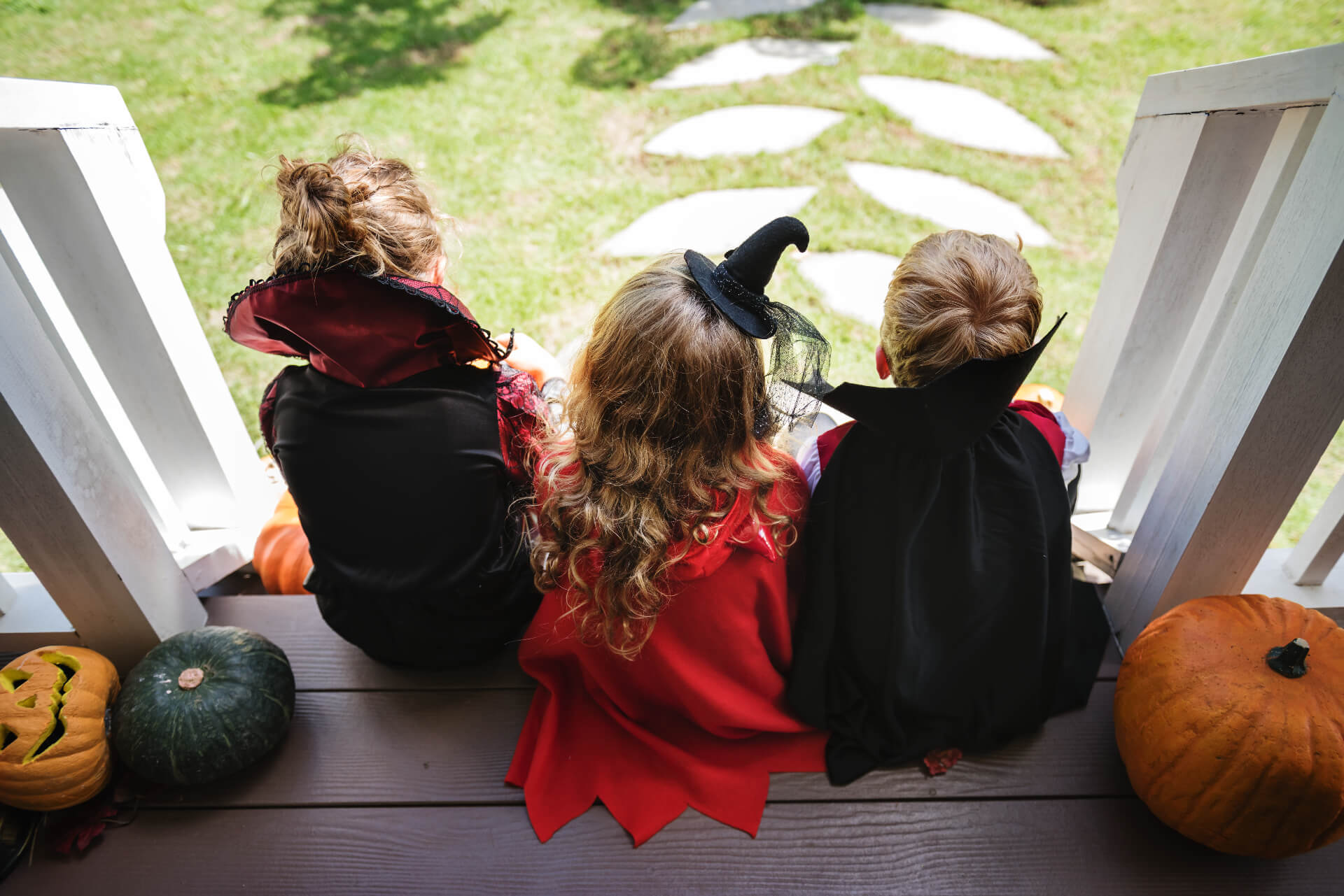 Planning a Halloween party? Discover a mix of traditional spooky games and the newest escape the room trends for a night the kids won't forget.