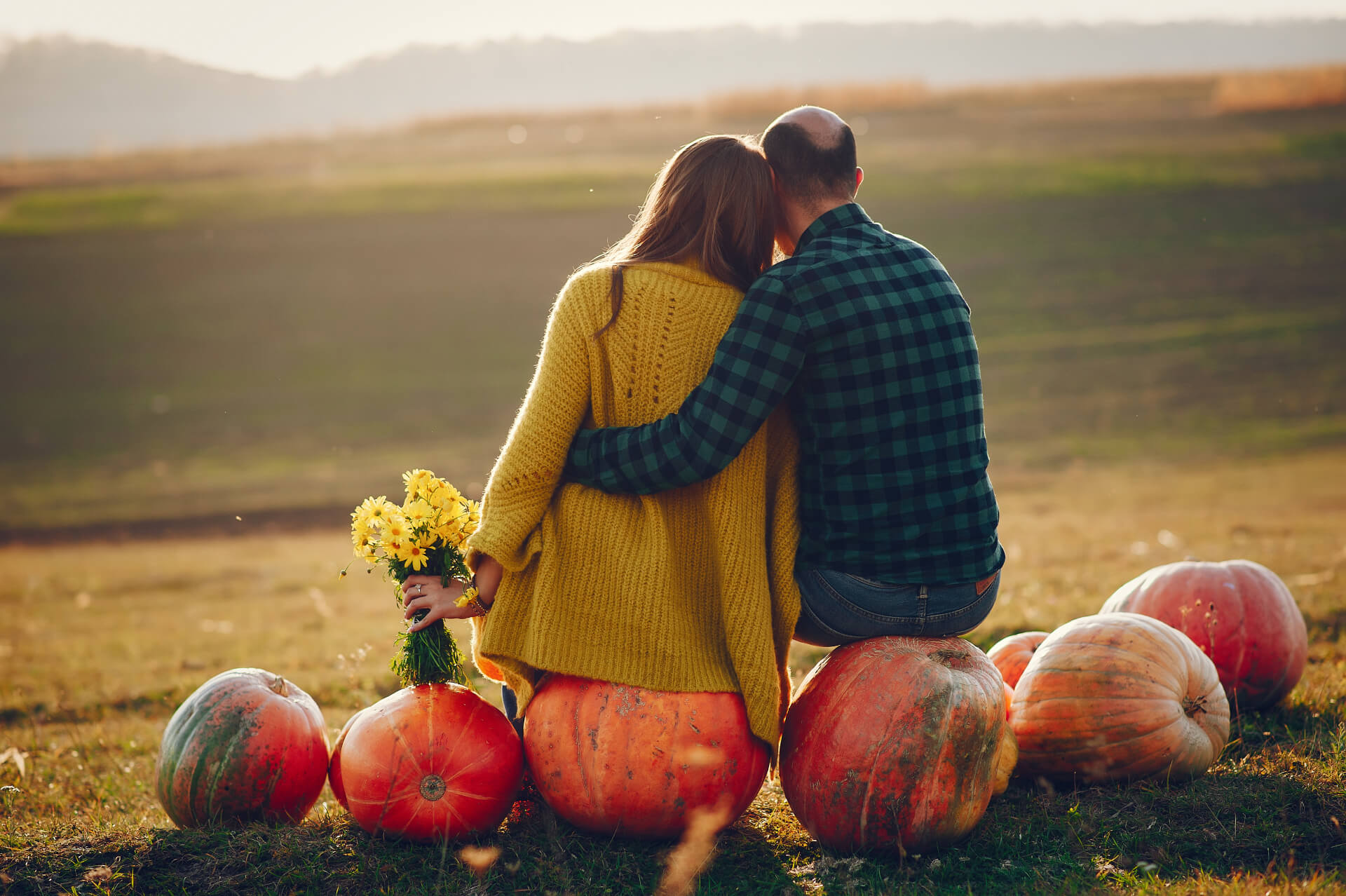 Autumn offers a wealth of opportunities: Whether you solve puzzles with your date in an Escape Room or go for a walk in the park.